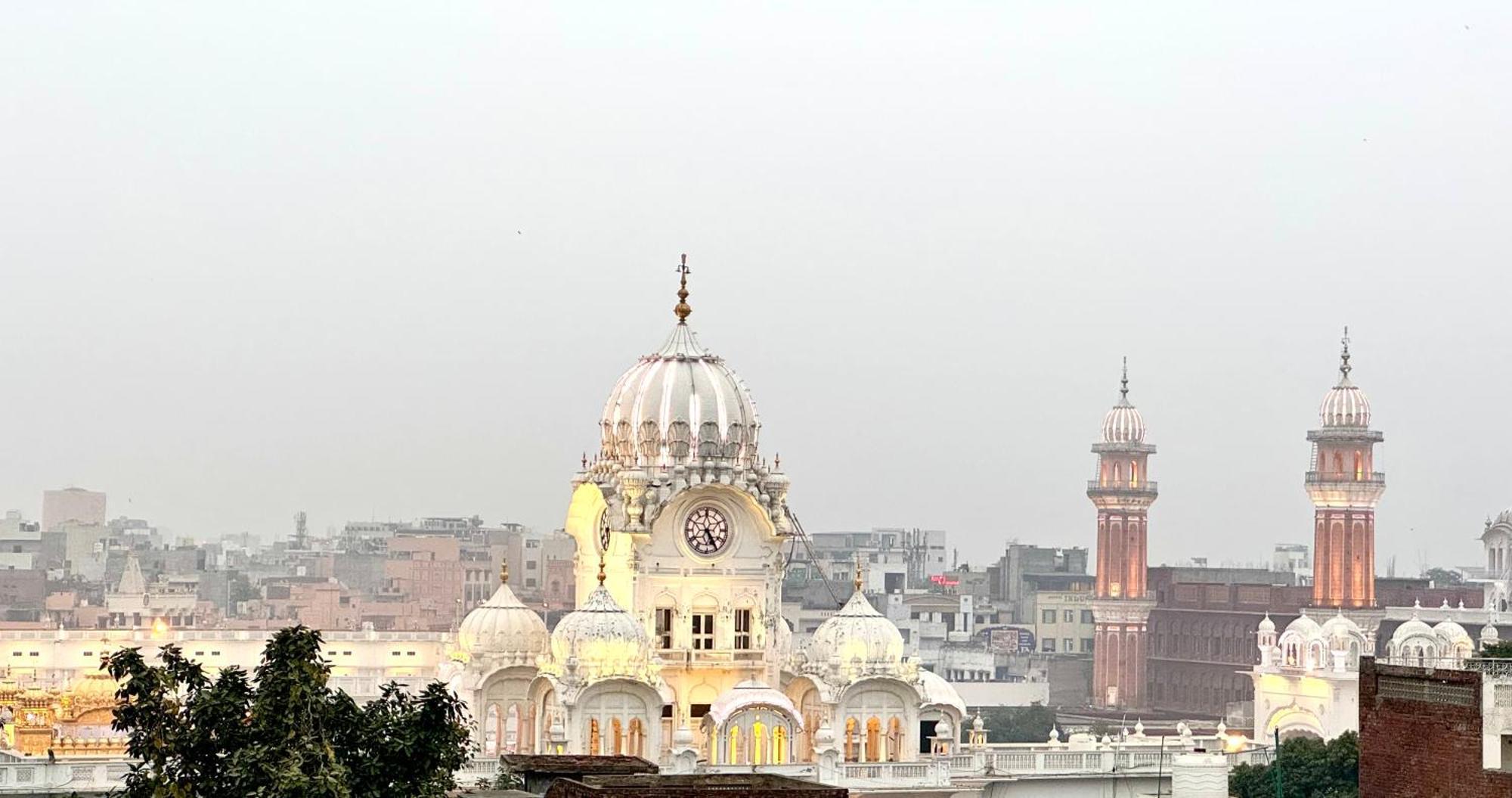 Hotel Heaven View - 50M From Golden Temple Amritsar Exterior photo