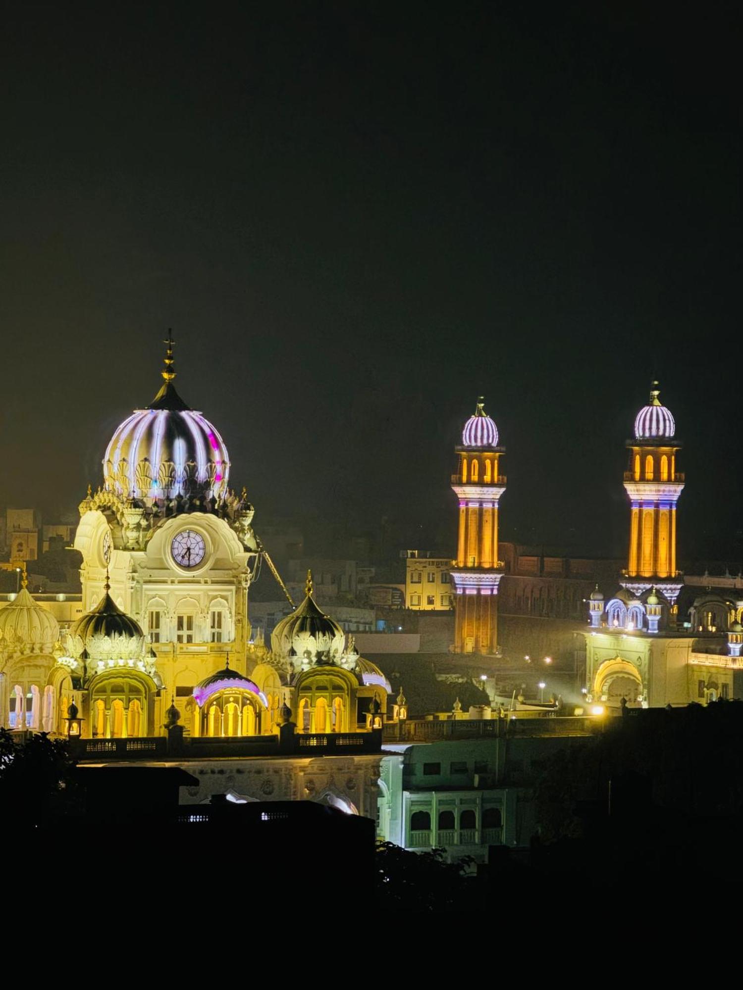 Hotel Heaven View - 50M From Golden Temple Amritsar Exterior photo